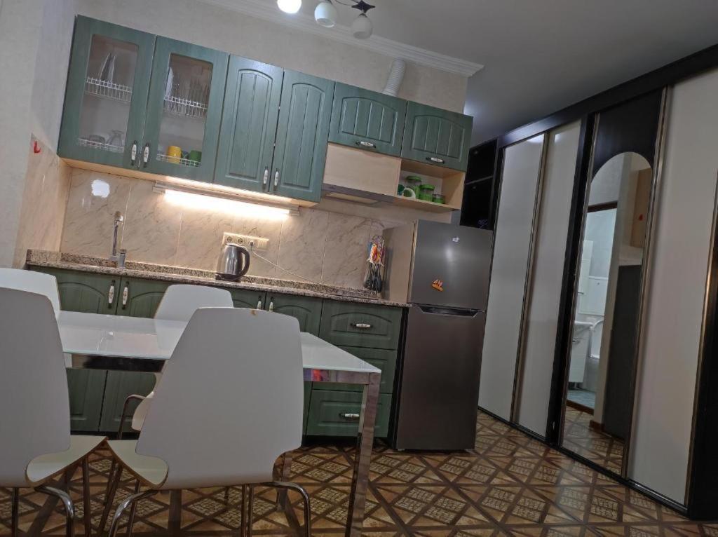 Apartment On Sherif Khimshiashvili Street 15B Batumi Zewnętrze zdjęcie