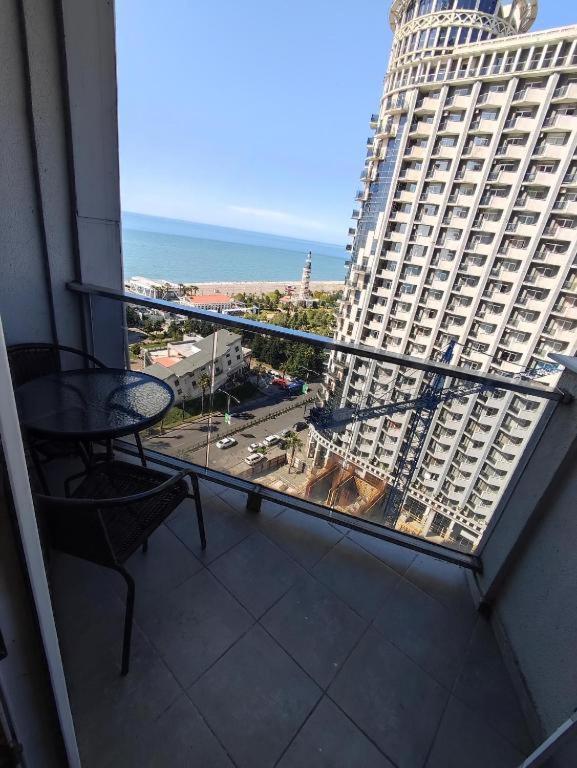 Apartment On Sherif Khimshiashvili Street 15B Batumi Zewnętrze zdjęcie