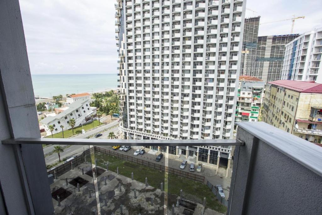 Apartment On Sherif Khimshiashvili Street 15B Batumi Zewnętrze zdjęcie