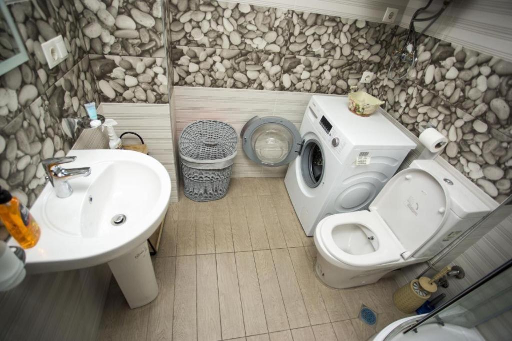 Apartment On Sherif Khimshiashvili Street 15B Batumi Zewnętrze zdjęcie