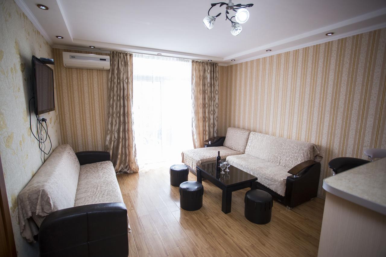 Apartment On Sherif Khimshiashvili Street 15B Batumi Zewnętrze zdjęcie