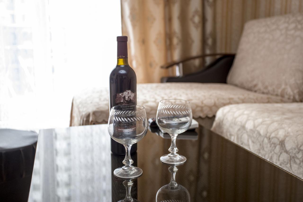 Apartment On Sherif Khimshiashvili Street 15B Batumi Zewnętrze zdjęcie